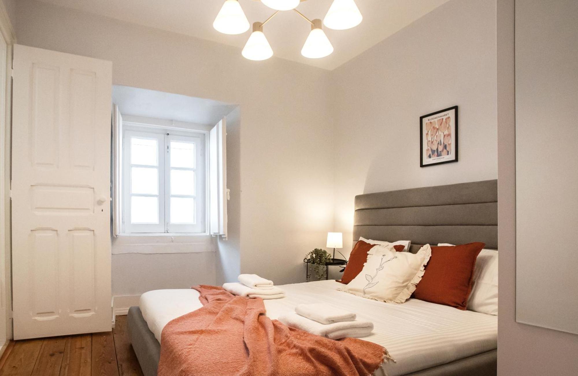 Apartamento Charming 3-bedroom Retreat In The Heart Of *
