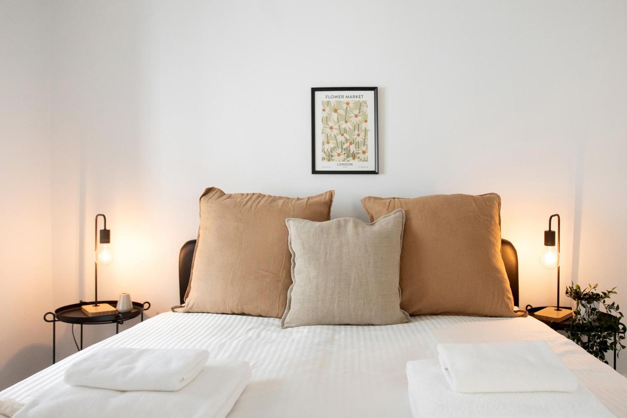 Charming 3-bedroom Retreat In The Heart Of Apartamento