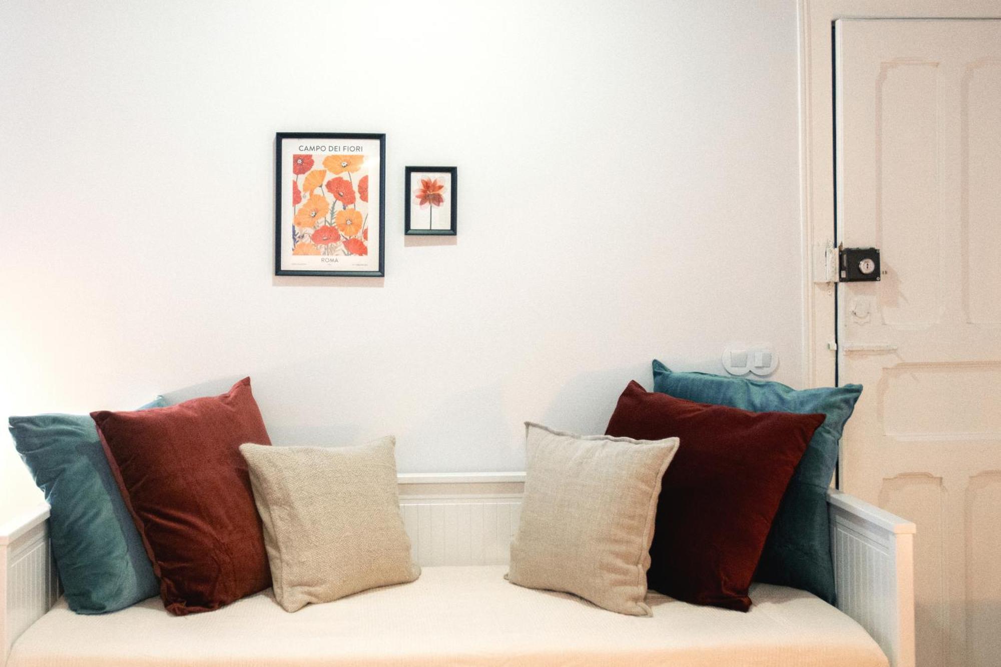 Apartamento Charming 3-bedroom Retreat In The Heart Of