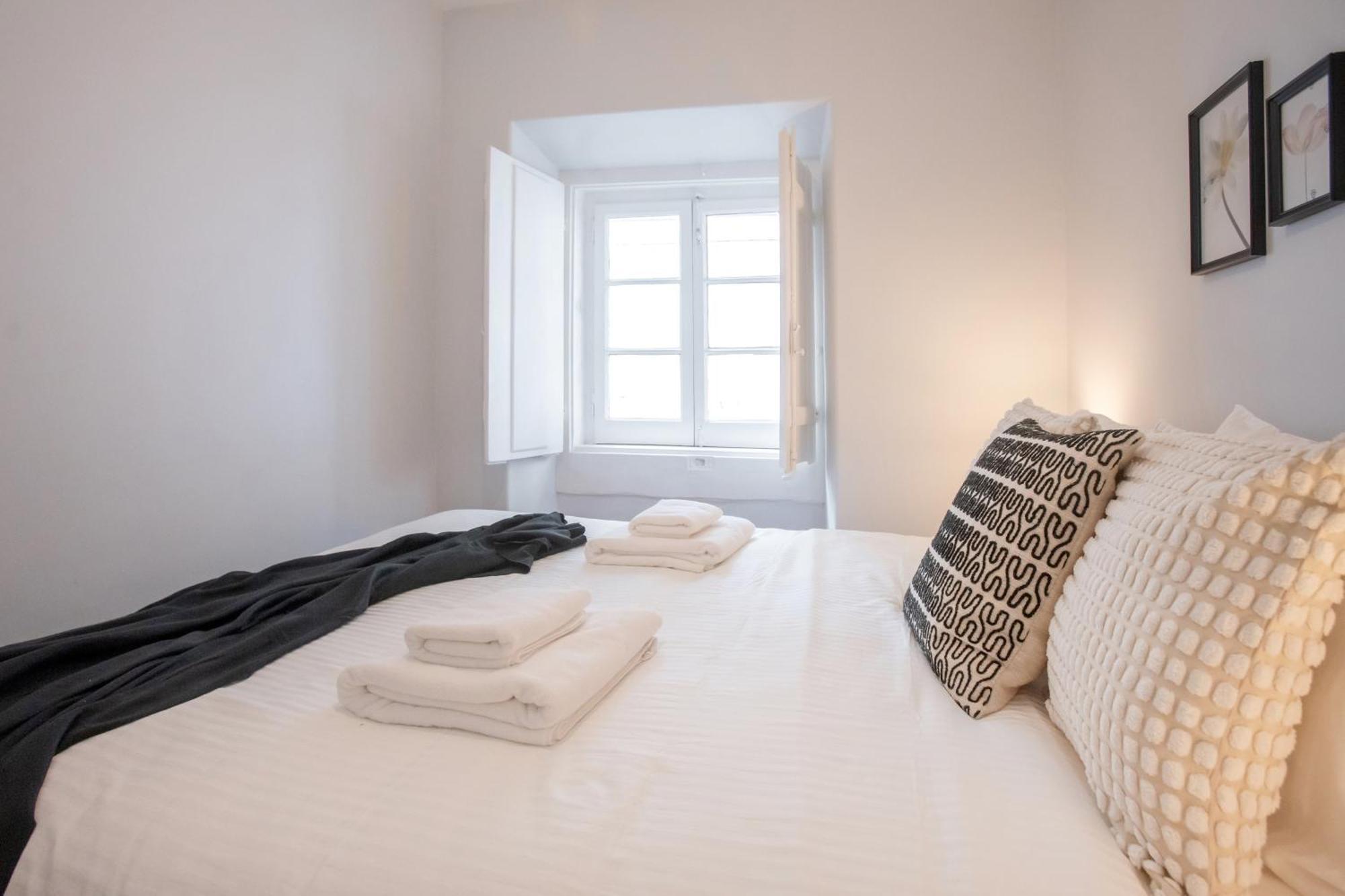 Charming 3-bedroom Retreat In The Heart Of Apartamento