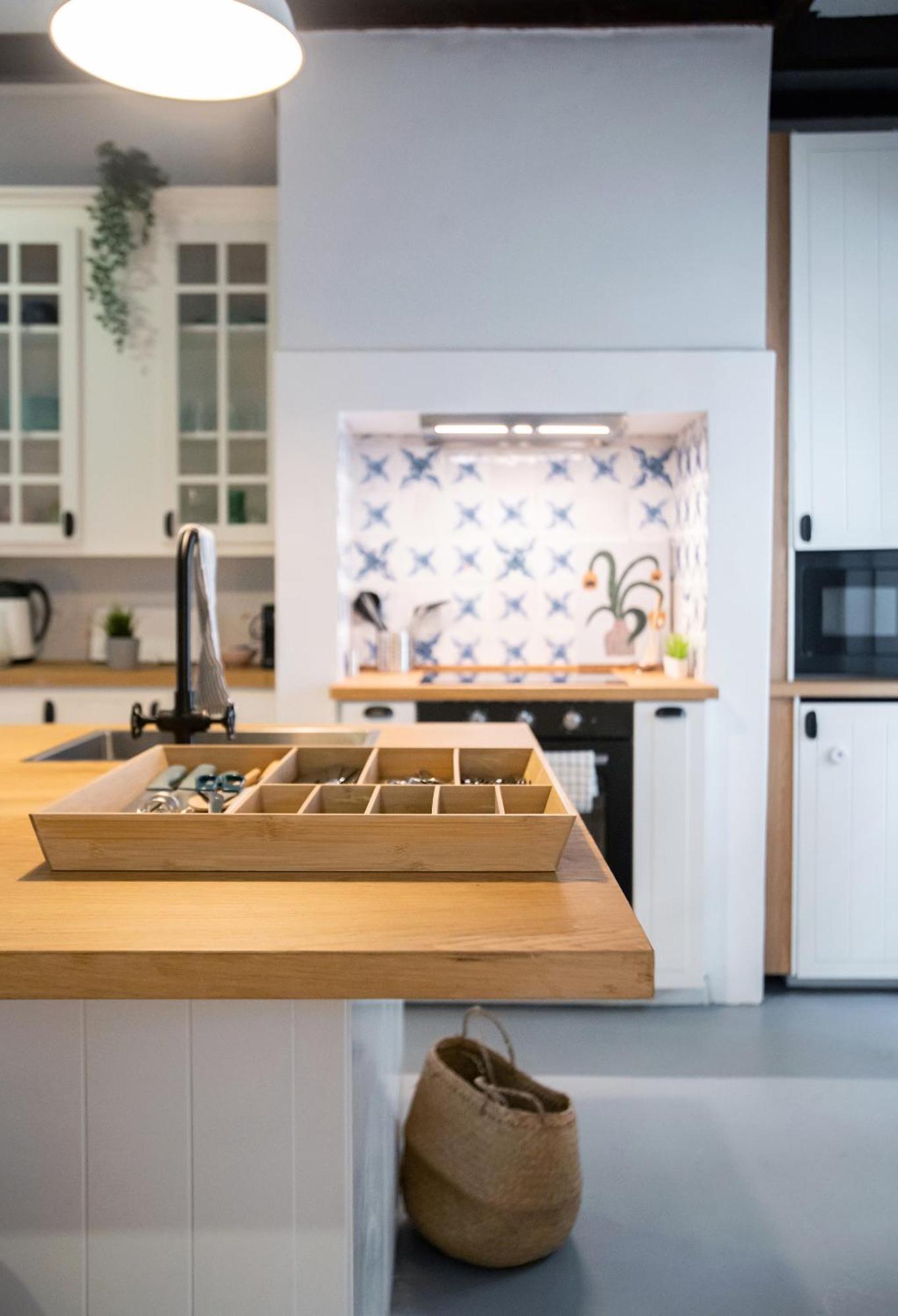 Charming 3-bedroom Retreat In The Heart Of Apartamento