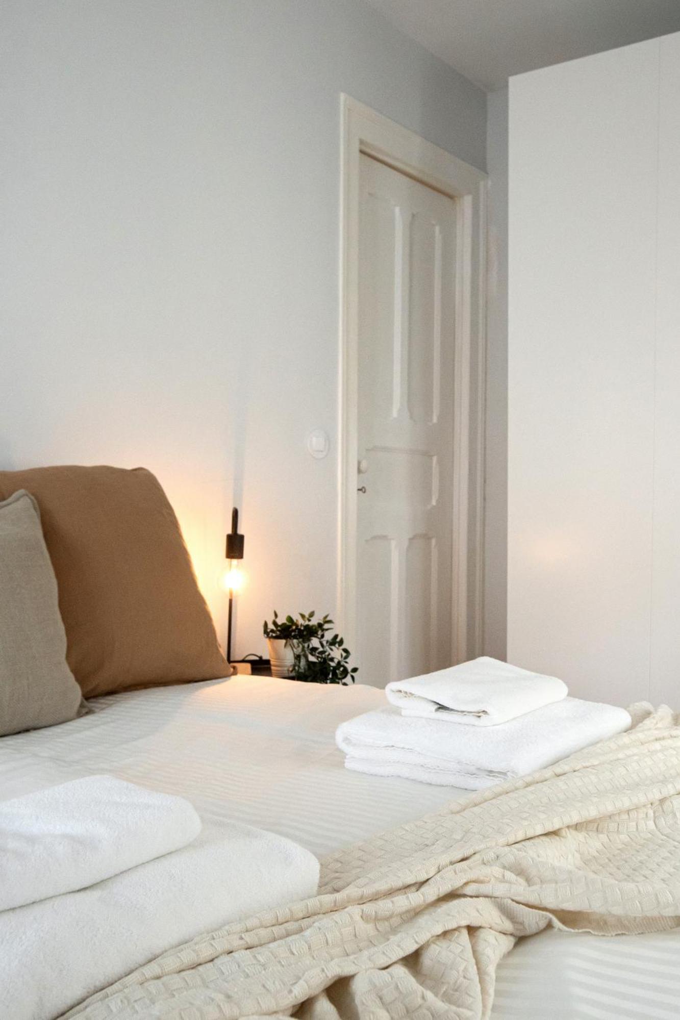 Charming 3-bedroom Retreat In The Heart Of *